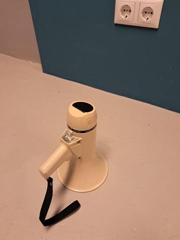 Megafoon Eagle Power met 'Pistol Grip' P116B beschikbaar voor biedingen