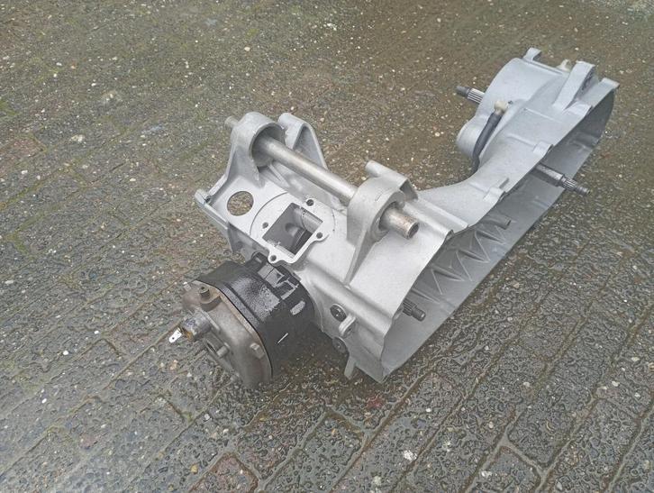 Minarelli blok Yamaha Aerox, Fietsen en Brommers, Brommeronderdelen | Scooters, Zo goed als nieuw, Yamaha, Blok, Ophalen of Verzenden