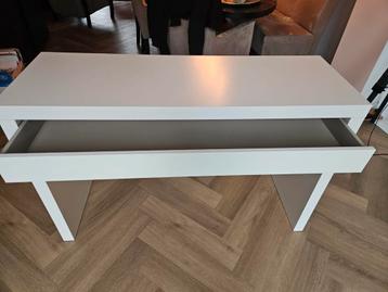 Malm make up tafel met glasplaat
