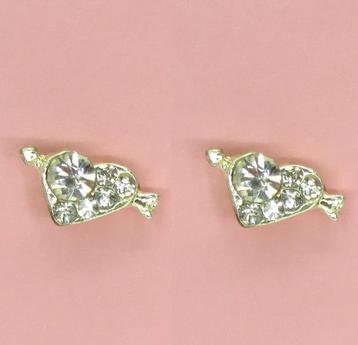 Schitterde zilverkleurige hartjes oorbellen met strass steen beschikbaar voor biedingen