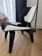 Vitra LCW Calf's Skin zwart/wit vacht, Huis en Inrichting, Stoelen, Ophalen, Zwart, Nieuw, Hout