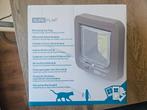 Sureflap kattenluikje met microchip (bruin 21 x 21 cm), Dieren en Toebehoren, Katten-accessoires, Ophalen of Verzenden, Zo goed als nieuw