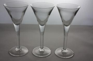3 oude Franse glaasjes, puntgaaf beschikbaar voor biedingen