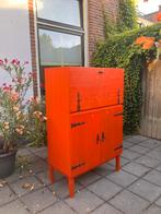 Gratis ophalen oranje kast, Antiek en Kunst, Antiek | Meubels | Kasten, Ophalen of Verzenden