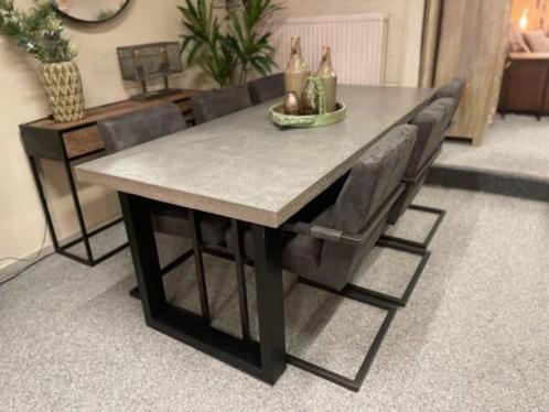 Eetkamertafel MUST LIVING HIMALAYA van €1549 NU €774,50, Huis en Inrichting, Tafels | Eettafels, Nieuw, 50 tot 100 cm, 200 cm of meer