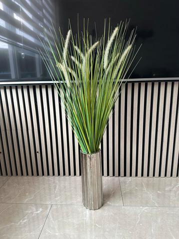 Vaas met Kunststof Groene Takken - Decoratief beschikbaar voor biedingen