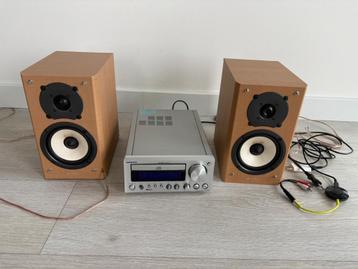 Onkyo Stereo met 2 speakers & Chromecast Audio beschikbaar voor biedingen