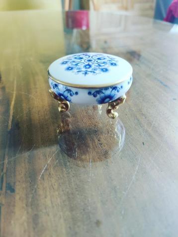 Vintage Limoges porseleinen sierpotje  beschikbaar voor biedingen