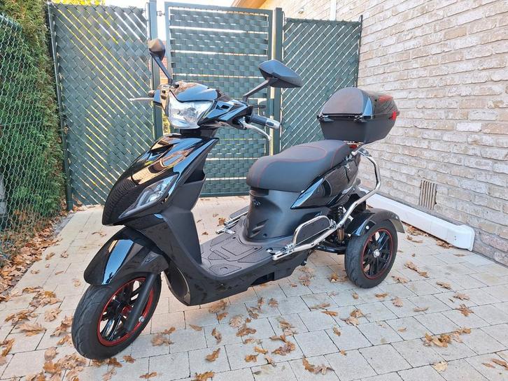 IVA T3 Elektrische Scootmobiel - Nieuwstaat - 67km!, Fietsen en Brommers, Snorfietsen en Snorscooters, Ophalen