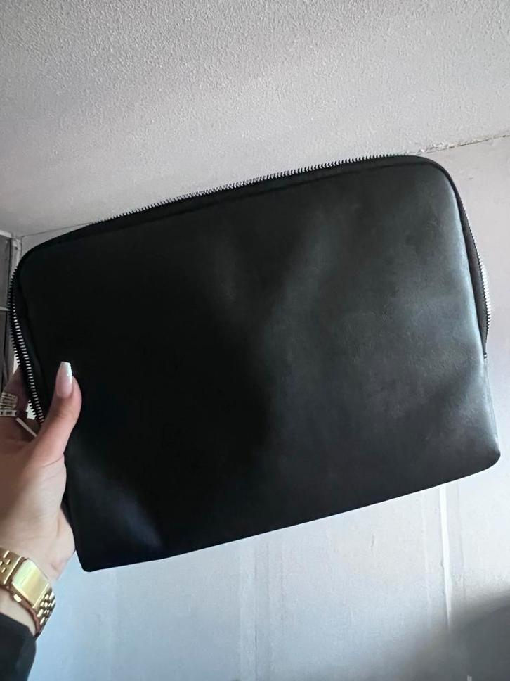 Zwarte Laptophoes One Size - Nieuwstaat, Computers en Software, Laptophoezen, Zo goed als nieuw, 11 inch of minder, Ophalen