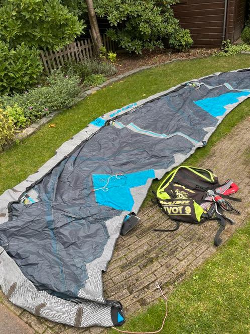 Naish pivot 2017, 7 en 9m, Watersport en Boten, Kitesurfen, Zo goed als nieuw, Kitesurf-set, 9 m², Directional, Ophalen