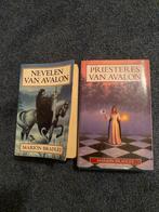 Nevelen & Priesteres van Avalon - Marion Bradley, Ophalen of Verzenden, Gelezen