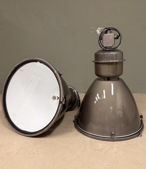 Vintage lamp, Grote lamp, Robuuste lamp, Viktor glaslamp, Antiek en Kunst, Curiosa en Brocante, Ophalen