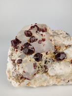 Spessartien,kwarts,veldspaat en schorl, Ophalen of Verzenden, Mineraal