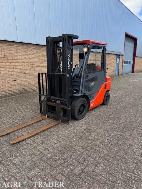 Toyota 02-8FGF25 (2016) triplex gasheftruck, Zakelijke goederen, Machines en Bouw | Heftrucks en Intern transport, Heftruck, LPG