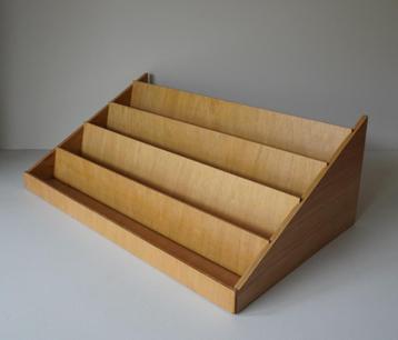 Zelfgebouwde Tafel Etagere hout voor presentatie  beschikbaar voor biedingen
