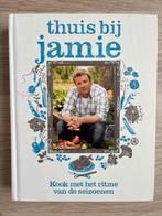 Thuis bij Jamie - Kookboek, Hoofdgerechten, Ophalen of Verzenden, Zo goed als nieuw, Europa
