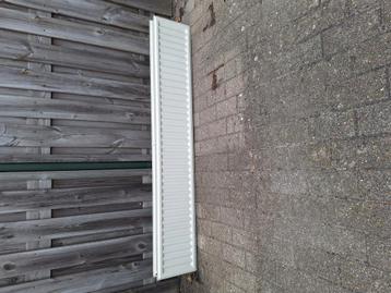 Verwarming/radiator dubbele 180bx30hx9d beschikbaar voor biedingen