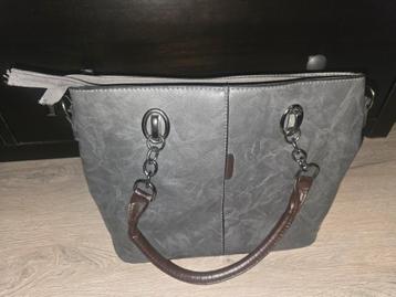 Gratis Handtas - Rits Defect beschikbaar voor biedingen