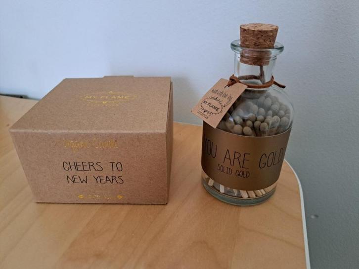 Oud & nieuw themakaars met bijbehorende luciferpot, nieuw, Huis en Inrichting, Woonaccessoires | Kandelaars en Kaarsen, Nieuw