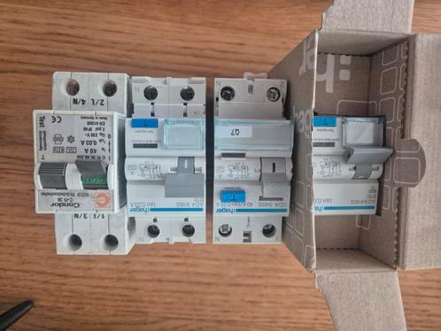 Automaten/aardlek schakelaars en klokken, Hobby en Vrije tijd, Elektronica-componenten, Zo goed als nieuw, Ophalen of Verzenden