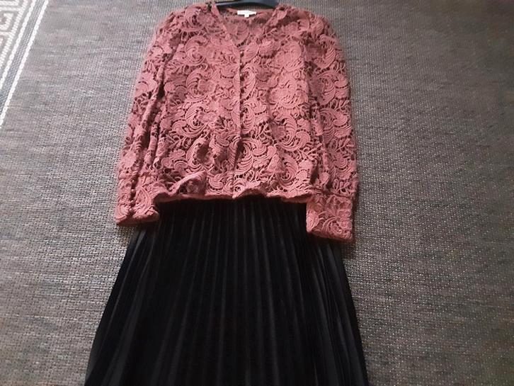 Prachtige kanten blouse, Kleding | Dames, Blouses en Tunieken, Zo goed als nieuw, Maat 38/40 (M), Zwart, Ophalen of Verzenden