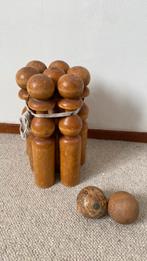 Oud houten kegelspel speelgoed zeven kegels met twee ballen, Ophalen of Verzenden