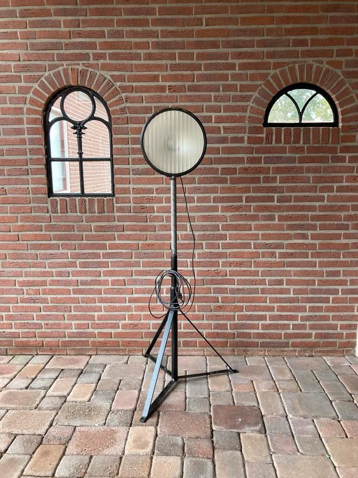 Industriële Vloerlamp op Standaard, Huis en Inrichting, Lampen | Vloerlampen, Gebruikt, 150 tot 200 cm, Metaal, Ophalen of Verzenden