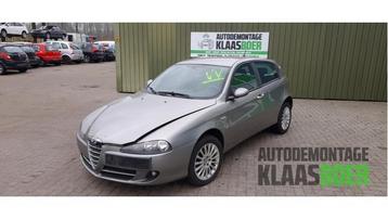 Motorkap van een Alfa Romeo 147 beschikbaar voor biedingen