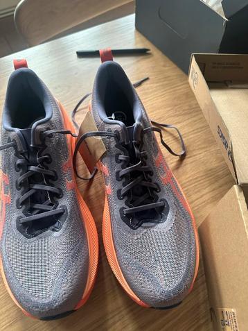 Asics Superblast 2 - Nieuw in doos met aankoopbon beschikbaar voor biedingen