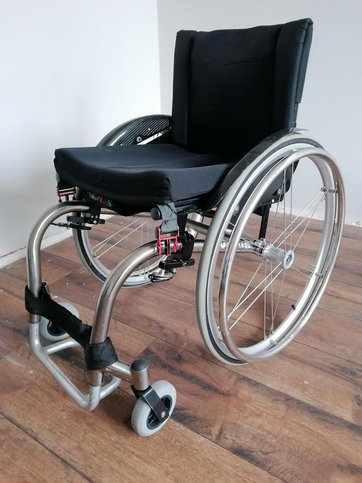 Offcarr Venus Lichtgewicht  Handbewogen rolstoel Aluminum, Diversen, Rolstoelen, Zo goed als nieuw, Ophalen