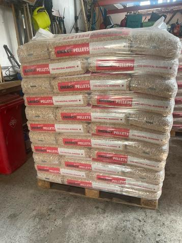 Witte houtpellets beschikbaar voor biedingen