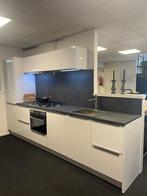 Showroomkeuken Schmidt - Strass Glanzend Everest (wit), Ophalen, Wit, Nieuw, Enkelwandige keuken