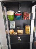 te koop leuke vitrinekast met inhoud, Ophalen, Glas, 50 tot 100 cm, Zo goed als nieuw