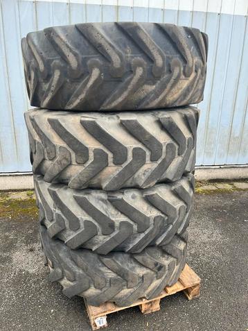 4 GEBRUIKTE BANDEN 15.5/80-24 (400-80/24) Setprijs beschikbaar voor biedingen