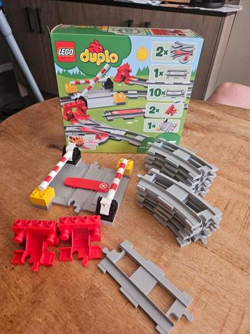 Lego Duplo Treinrails 10882 - Compleet met Doos beschikbaar voor biedingen
