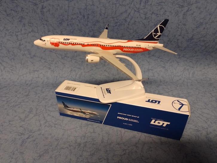 Boeing 737-MAX8  LOT Proud (nieuw), Hobby en Vrije tijd, Modelbouw | Vliegtuigen en Helikopters, Nieuw, 1:72 tot 1:144, Overige merken