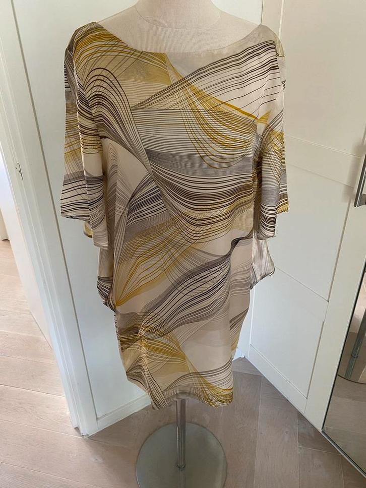 Elegante Hans Ubbink tuniek Maat M, Kleding | Dames, Jurken, Zo goed als nieuw, Maat 38/40 (M), Beige, Onder de knie, Ophalen of Verzenden