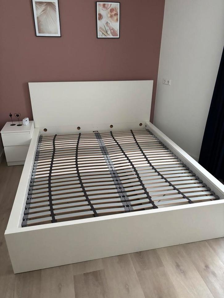 IKEA Malm bed, Huis en Inrichting, Slaapkamer | Bedden, Zo goed als nieuw, Tweepersoons, 160 cm, 200 cm, Hout, Wit, Ophalen