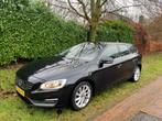 NETTE VOLVO V60 T3 MOMENTUM NAVIGATIE -MY2014- TREKHAAK, Voorwielaandrijving, Stof, 74 €/maand, Zwart