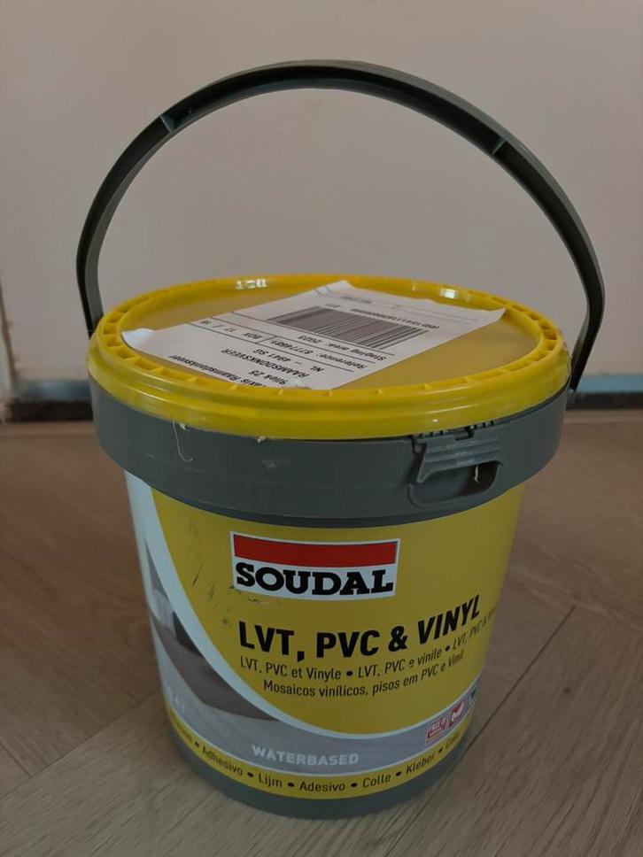 Soudal LVT, PVC & Vinyl Lijm - weinig uit gebruikt, Doe-het-zelf en Verbouw, Verf, Beits en Lak, Zo goed als nieuw, Minder dan 5 liter