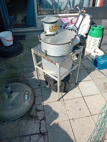 Knipmachine  beschikbaar voor biedingen