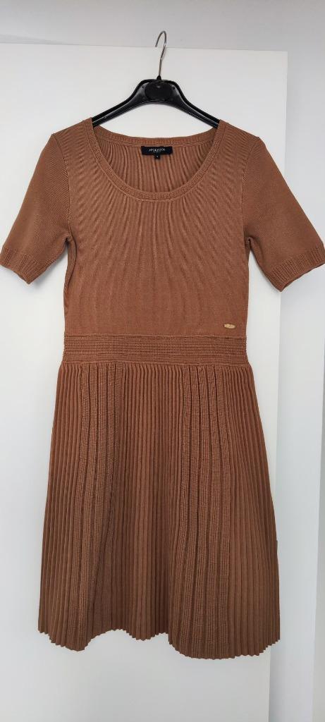 McGregor gebreide jurk, Kleding | Dames, Jurken, Zo goed als nieuw, Maat 36 (S), Beige, Knielengte, Ophalen of Verzenden