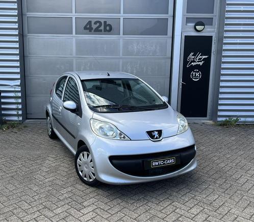 Peugeot 107 - 5DR - 1e eigenaar -Grijs -Complete Historie!, Auto's, Peugeot, Bedrijf, Centrale vergrendeling, Mistlampen, Radio