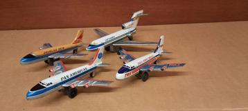 Vintage blikken speelgoed vliegtuigen beschikbaar voor biedingen