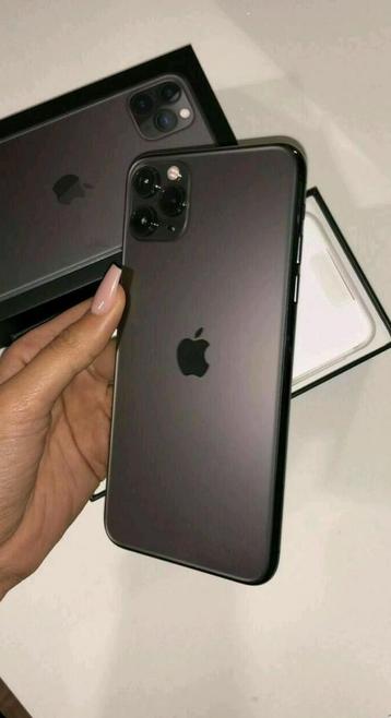 iPhone 11 Pro Max – Zwart – Zeer Goede Staat – iOS 18 beschikbaar voor biedingen