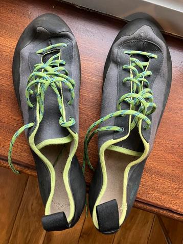 Klimschoenen maat 43 beschikbaar voor biedingen