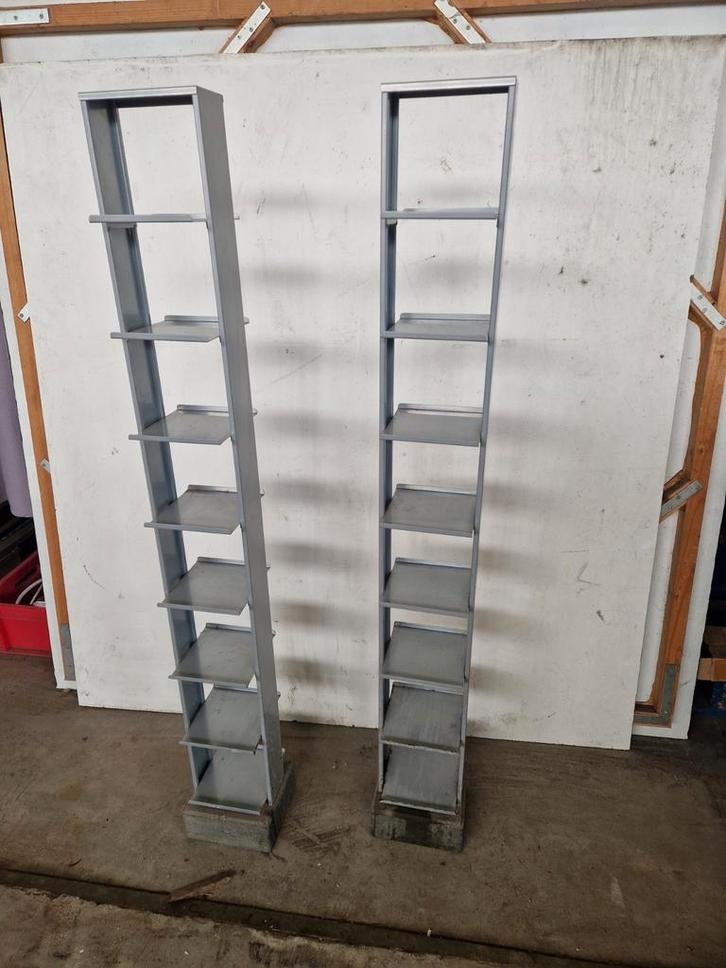 2 stuks ikea cd rekken, Huis en Inrichting, Woonaccessoires | Cd- en Dvd-rekken, Gebruikt, Cd's, 75 tot 150 discs, Metaal, Ophalen