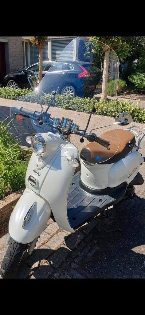 Iva Venti Retro Scooter wit/bruin, Fietsen en Brommers, Brommeronderdelen | Scooters, Gebruikt, Overige merken, Overige typen