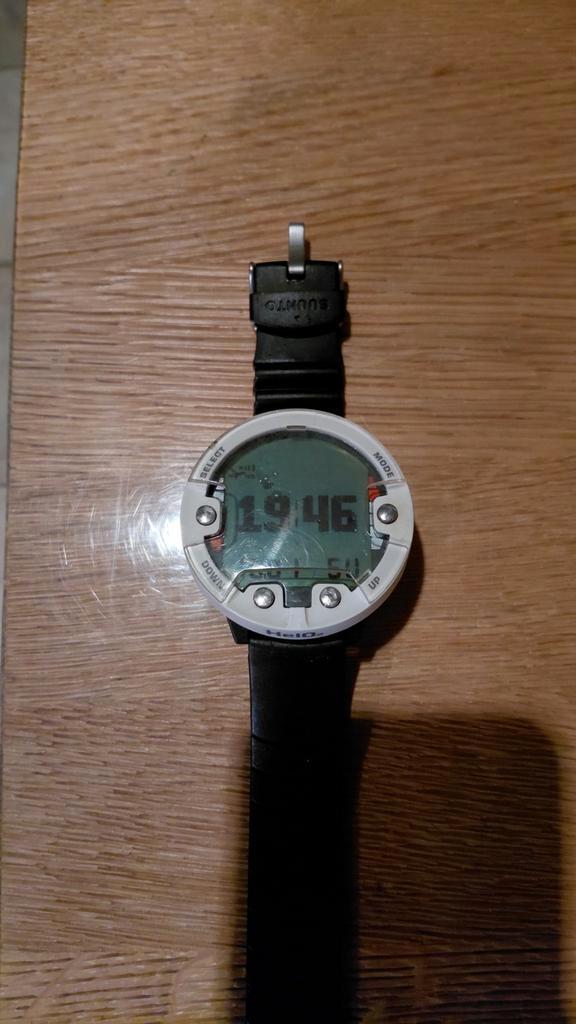 Suunto Helio2 Duikcomputer - Luchtgeïntegreerd, Watersport en Boten, Duiken, Gebruikt, Duikcomputer, Ophalen of Verzenden
